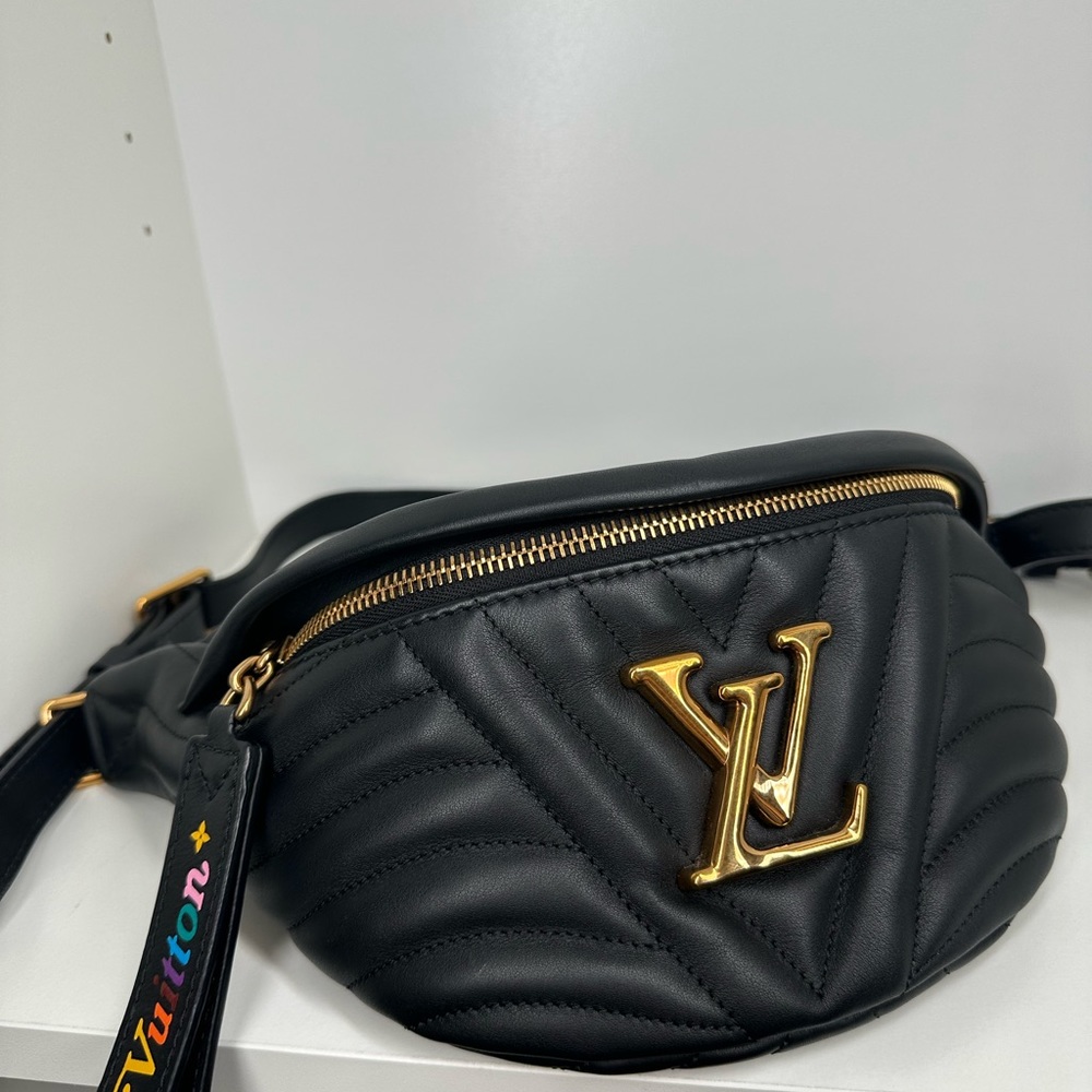 LOUIS VUITTON - New Wave Bumbag